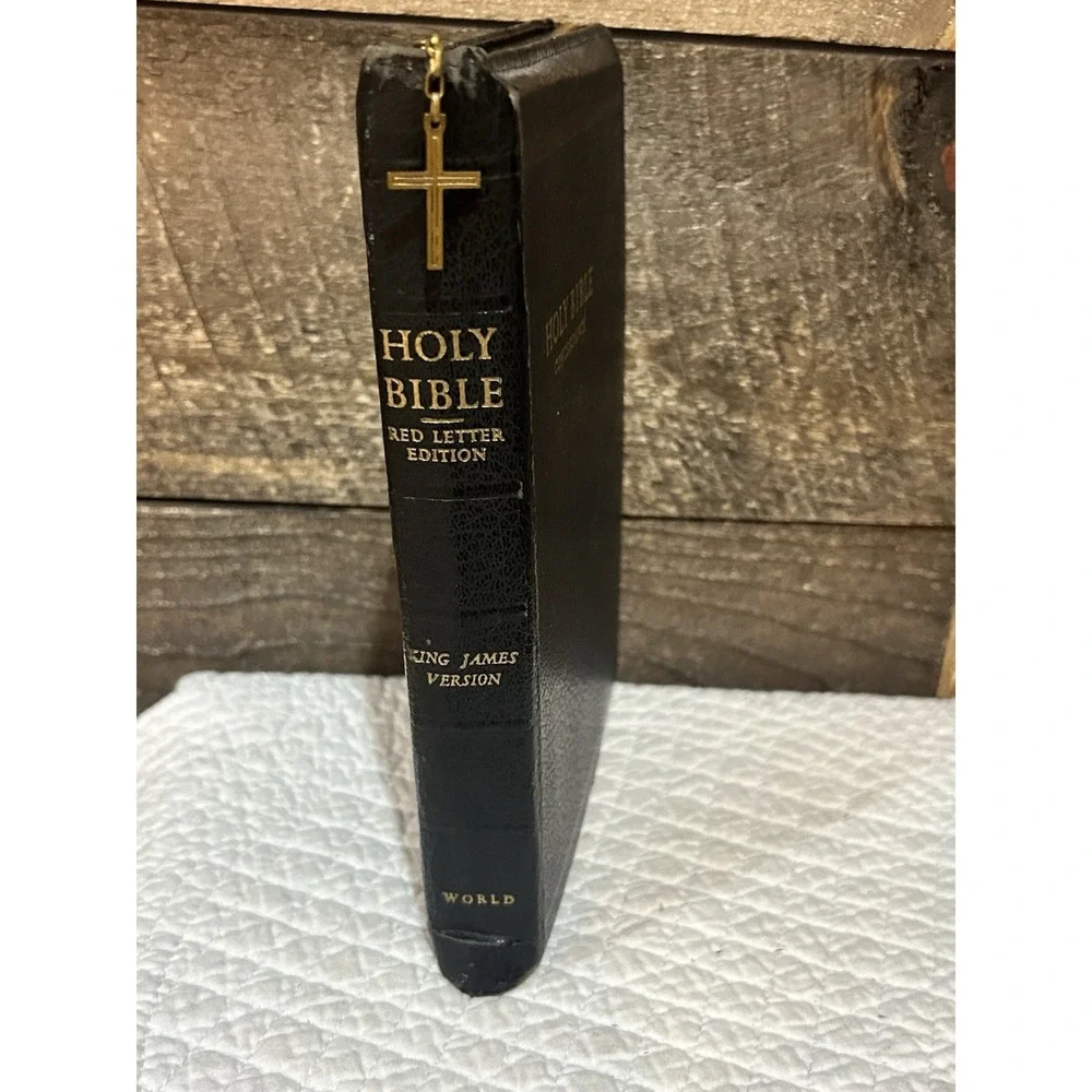 Holy Bible World Red‎ Letter Zip Leather Bible KJV King James Illustrated